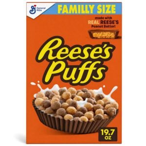 REESE'S PUFFS Cereal de mantequilla de maní con chocolate, cereal para desayuno infantil, tamaño familiar, 19.7 onzas